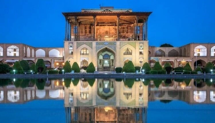 کاخ عالی قاپو و قلعه سارویه یا دژ کهن از جاذبه های گردشگری اصفهان 